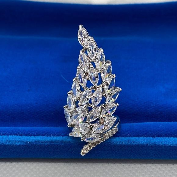 💛 Rhodium Plated Marquise CZ Peacock Ring - Picture 2 of 6